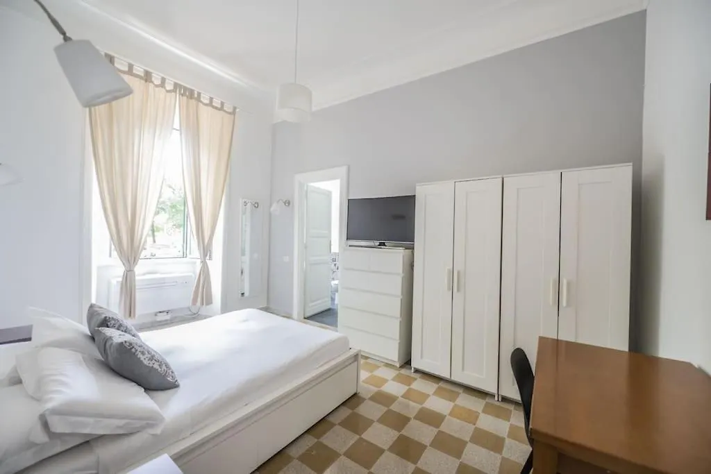 Lovely And New Apartment Near Termini Station Rome